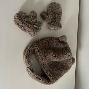 Carter's Greige Cozy Hat and Mittens Set